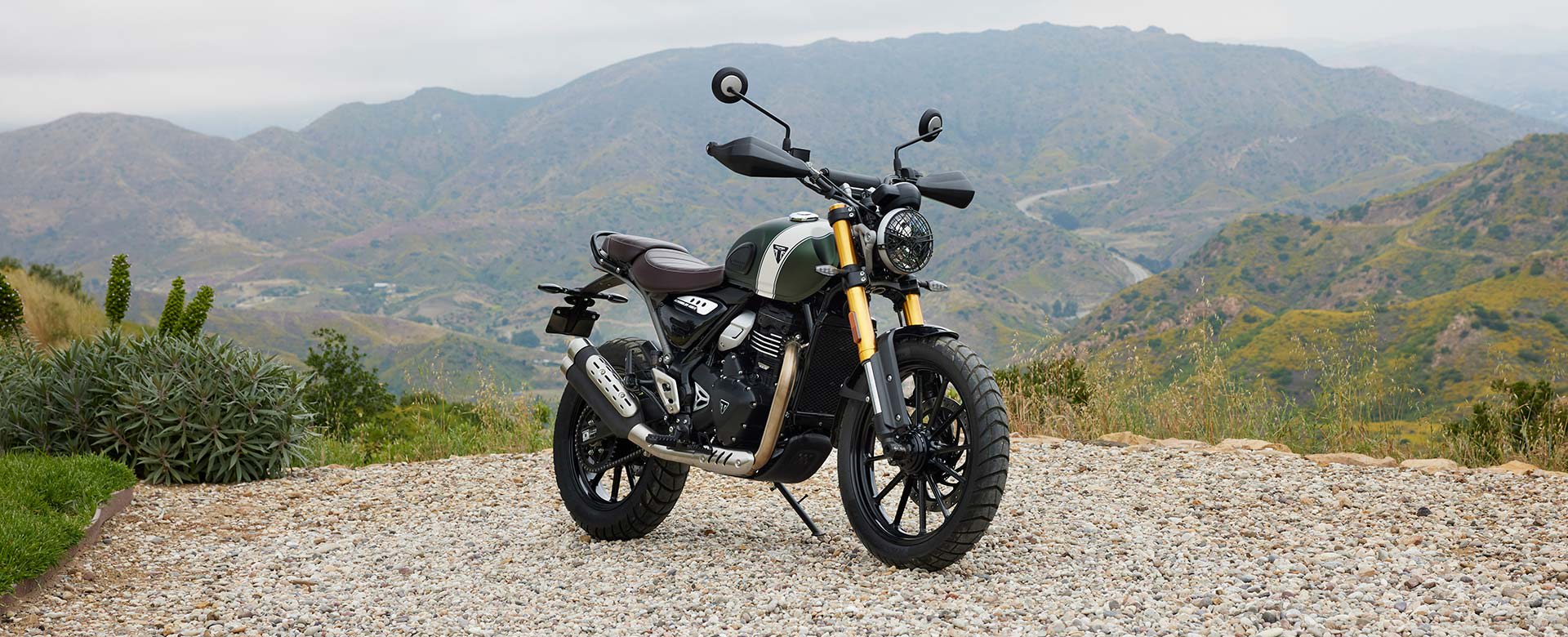 scrambler-400-x-my24-family-timeline-4-1920×780